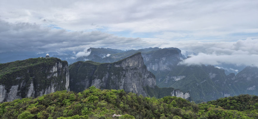 📍Tianmen Mountain