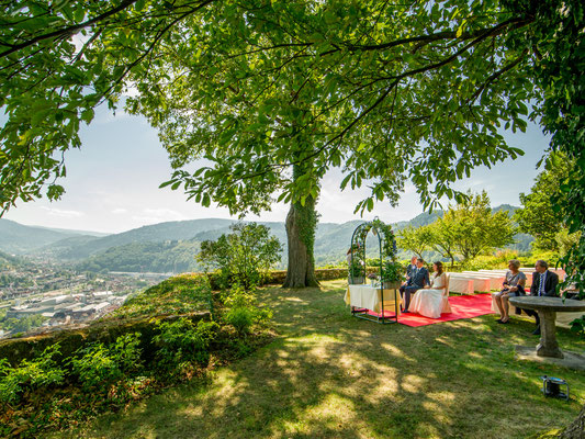 Freie Trauung im Sommer auf Burg Ebrstein – Foto von Stephan Kaminski