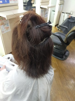 強いくせ毛とダメージで膨らむ横顔。浜松・磐田エリアで縮毛矯正を断られた方へ