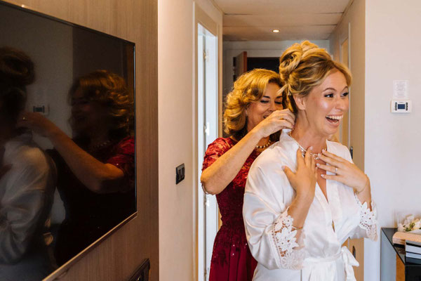 Fotógrafo de bodas en Alicante Hotel Meliá - Preparativos de Katherine por Miguel Zare