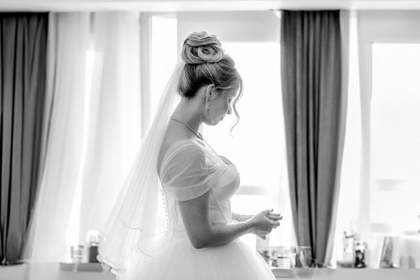 Fotógrafo de bodas en Alicante Hotel Meliá - Preparativos de Katherine por Miguel Zare