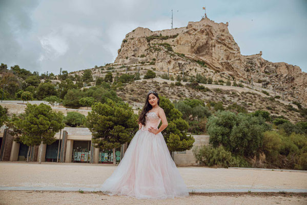 Fotografía de 15 años en exteriores en la ciudad de Alicante