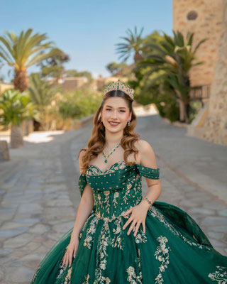 Sesión de fotos de quinceañera en el Castillo de Santa Barbara en Alicante con el fotografo Miguel Zare