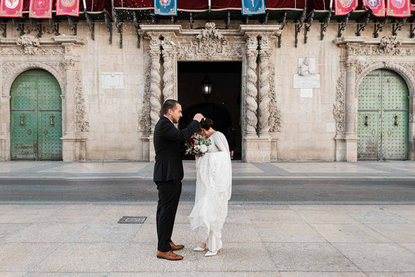 Fotografía de bodas en el ayuntamiento de Alicante