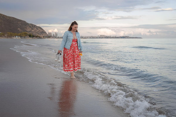 “Sesión de fotos lifestyle en la playa postiguet en  Alicante 