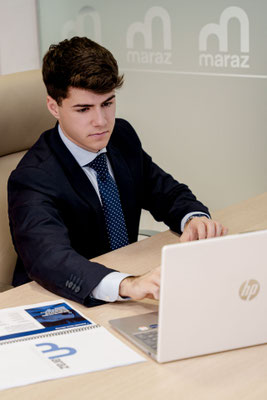 Fotografo de empresas y retratos corporativos  en Alicante  por Miguel Zare 