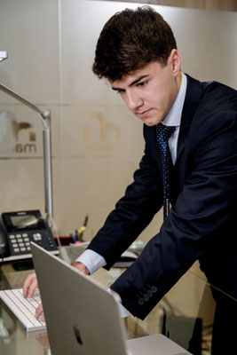 Fotografo de empresas y retratos corporativos  en Alicante  por Miguel Zare 