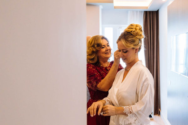 Fotógrafo de bodas en Alicante Hotel Meliá - Preparativos de Katherine por Miguel Zare