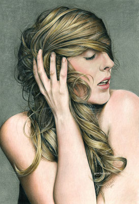 Nicole - 2013, 24 x 36 cm, Buntstift auf Karton