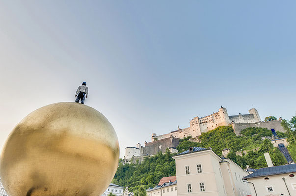 Kunstwerk: die Sphaera, Kapitelplatz SZG, Stefan Balkenhol