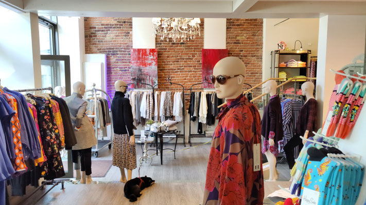 Petra Reissmann in der Boutique nice2have, Foto: Beatrix van Ooyen