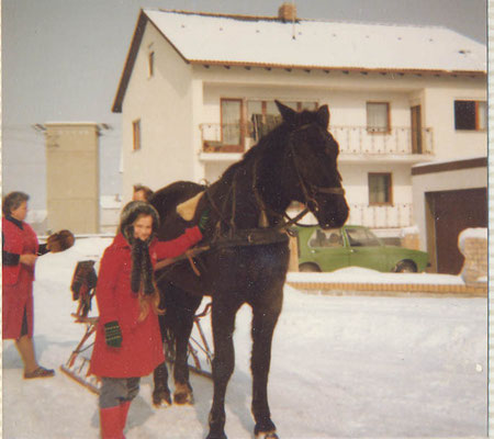 Mein Pa und ich mit Fritz im Schlitten 1977