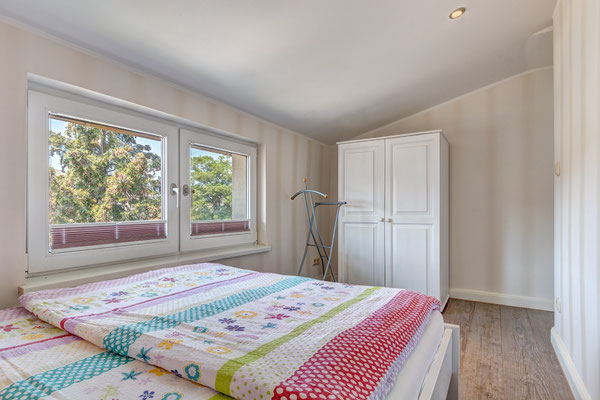 Schlafzimmer 2