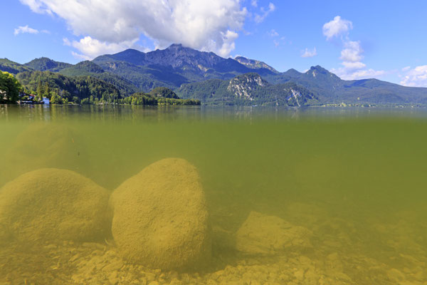 Unterwasseraufnahme eines Bergsees