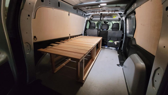 Camperbett aus Holz