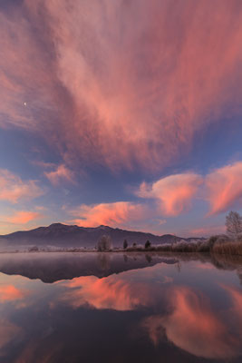 Morgenstimmung an einem Bergsee