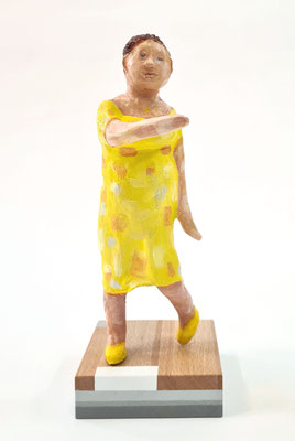 Mindestgebot 80,- statt 240,-  "Mona"  Lufttrocknende Modelliermasse mit Ölfarbe bemalt -  25,5 cm inkl 3x 10 x10cm Sockel