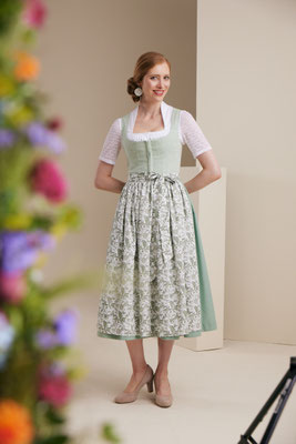 Dirndl salbei Leinen und Baumwolle