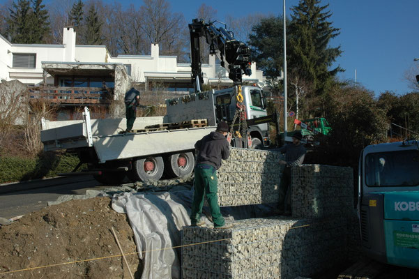 Steinkörbe versetzen, Bülach, Eberhard Gartenbau AG Kloten