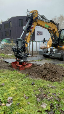 Eberhard Gartenbau AG Kloten, Grabarbeiten, Liebherr, Greifer