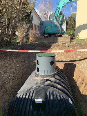 Eberhard Gartenbau AG Kloten, Wassertank versetzen und anschliessen
