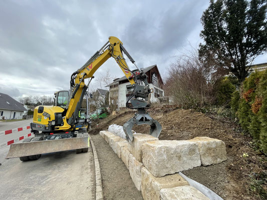  Eberhard Gartenbau AG Kloten, Natursteinmauer, Lägern Kalkstein, 