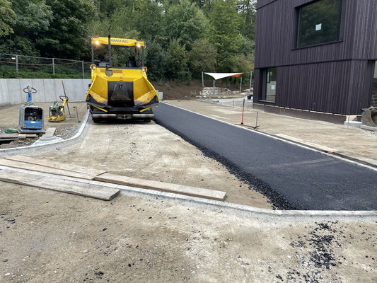 Eberhard Gartenbau AG Kloten, Vorarbeiten für Belagseinbau