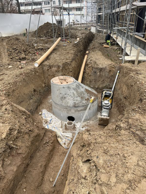  Eberhard Gartenbau AG Kloten, Grabarbeiten, Entwässerung, 