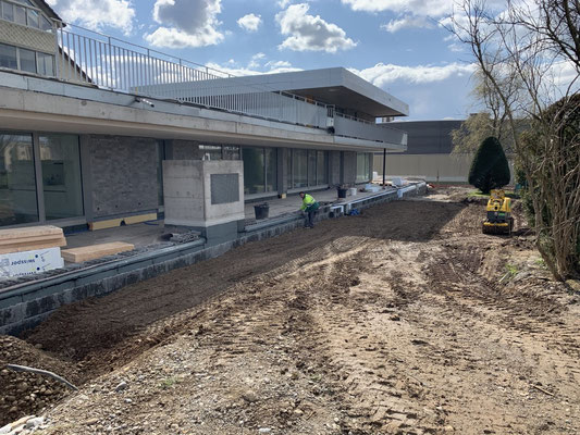 Eberhard Gartenbau AG Kloten, Aushub auffüllen und verdichten