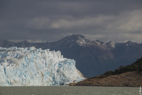 Perito Moreno Gletscher in Patagonien - faszinierendes Naturschauspiel