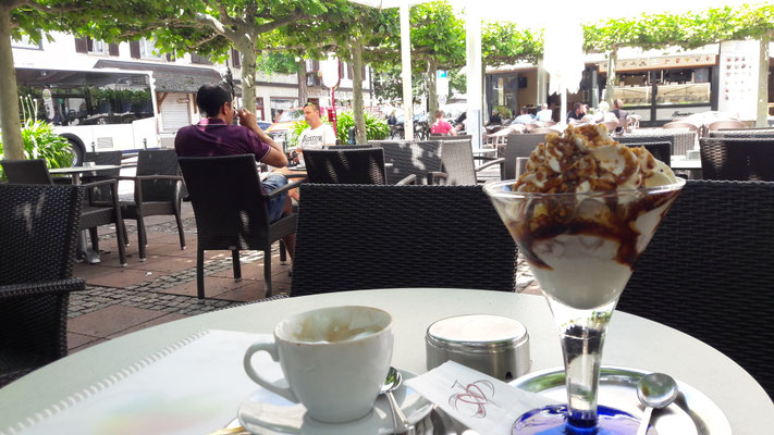 Kaffeepause in Neuenburg am Rhein