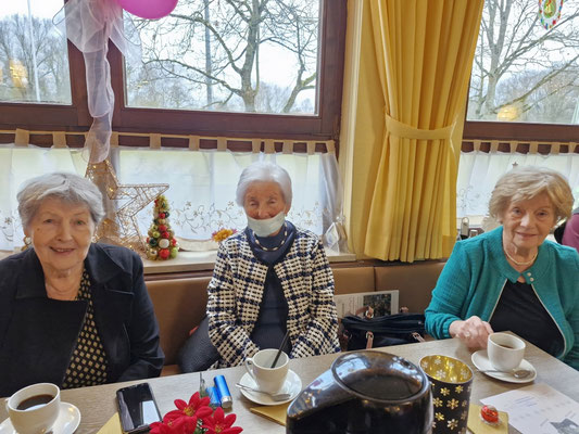 Hermine, Lisa und Inge.