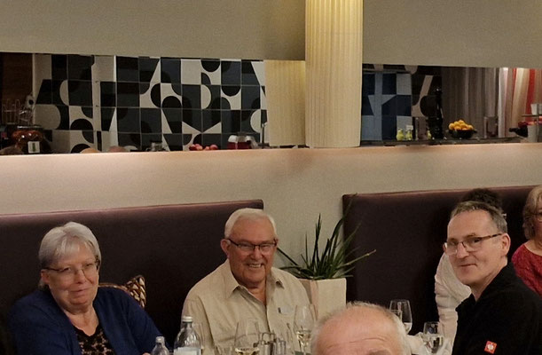 beim Abendessen
