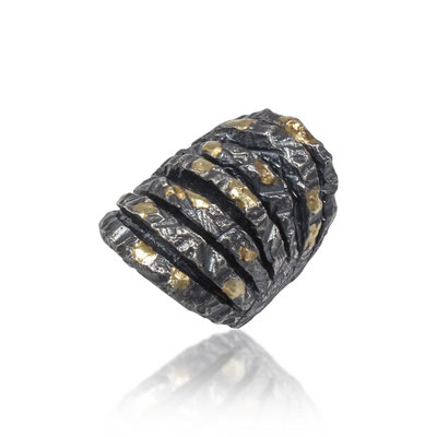 Caroline Ertl - Ring aus der Serie "Glam Rocker"