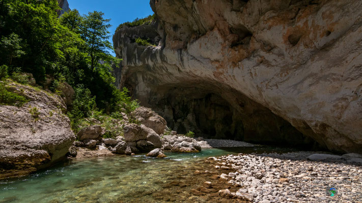 river jumping verdon gorge