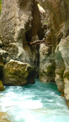 slinding jumping verdon river
