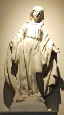 L'ancienne Madonne restaurée et intallée dans l'église du Sacré-Coeur