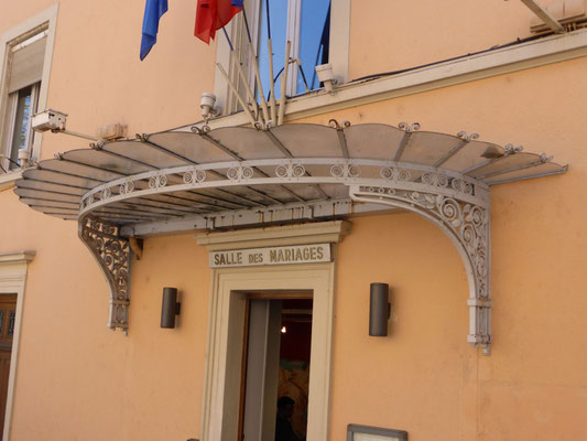 2 place Sathonay - Mairie du 1er - Marquise (Ch. Piguet)