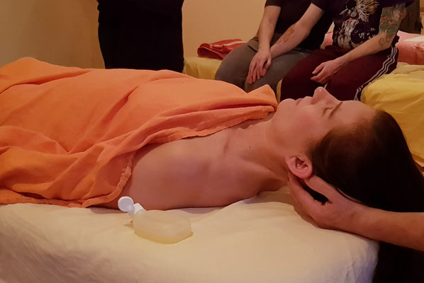 Bild: Paarmassage in der InTouch Massageschule Hamburg