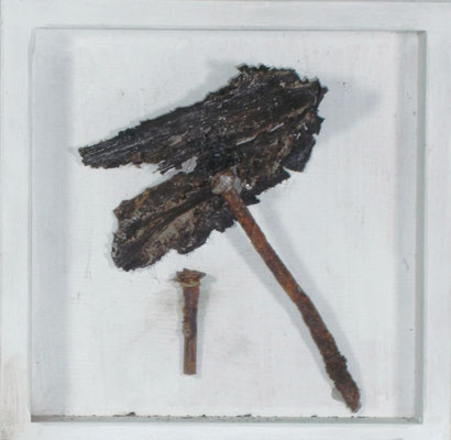 "Reliquar II" - Holz/Rinde/Stacheldraht - 20 x 20 - 2011