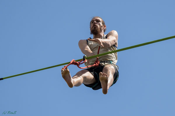Auch Abstiege von der Slackline gehören dazu...