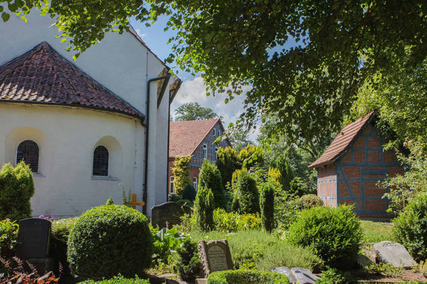 Kirche St. Jürgen zu Lilienthal von Nord/Ost
