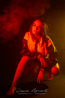 Shooting "Smoke & Color" avec Roxane par Damien LEGRAND photographe à Cognac en Charente, Nouvelle-aquitaine