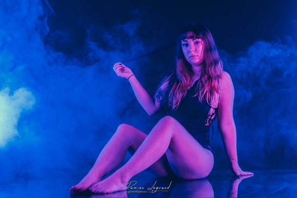 Shooting "Smoke & Color" avec Barbara par Damien LEGRAND photographe à Cognac en Charente, Nouvelle-aquitaine