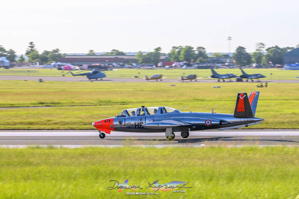 Décollage du Fouga Magister F-AZXV piloté par Mr Jack Krine