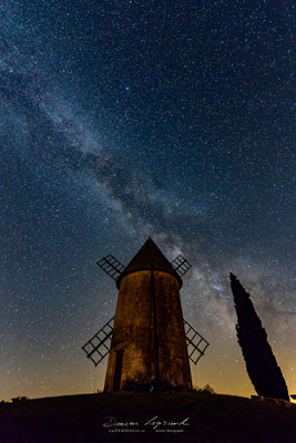 La voie lactée et le moulin de Ste-Lheurine (juillet 2020) - FR17