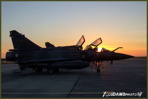 Au levée du soleil, les verrières encore baignées de rosée, Mirage 2000D de la SPA95 de l'Escadron de chasse 1/3 Navarre