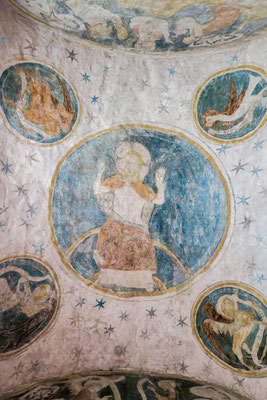 © Traudi - Gewölbedecke im Chorraum Christus als Welterichter