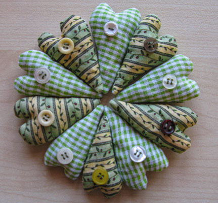 © Traudi - kleine Lavendel-Herzchen, 4-5 cm groß. 