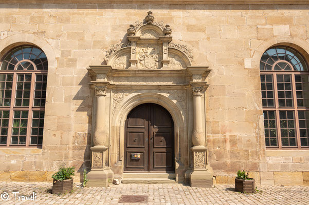 Portal im Innenhof